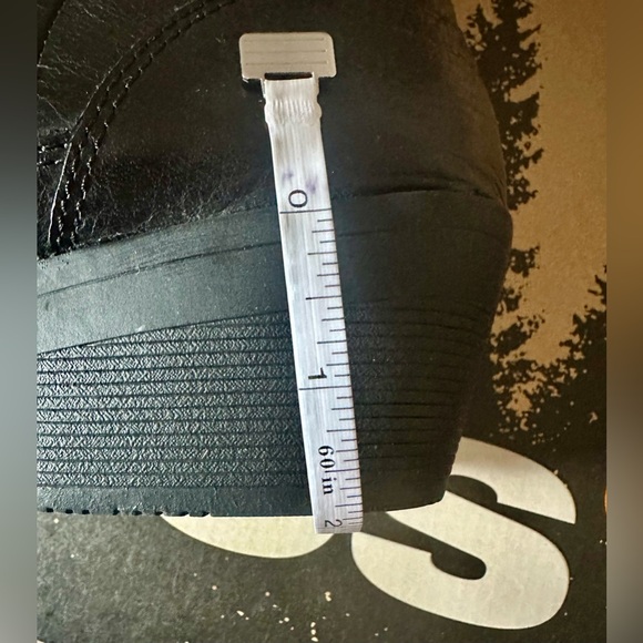 BOGS MID CALF LEATHER BOOT - Picture 10 of 12